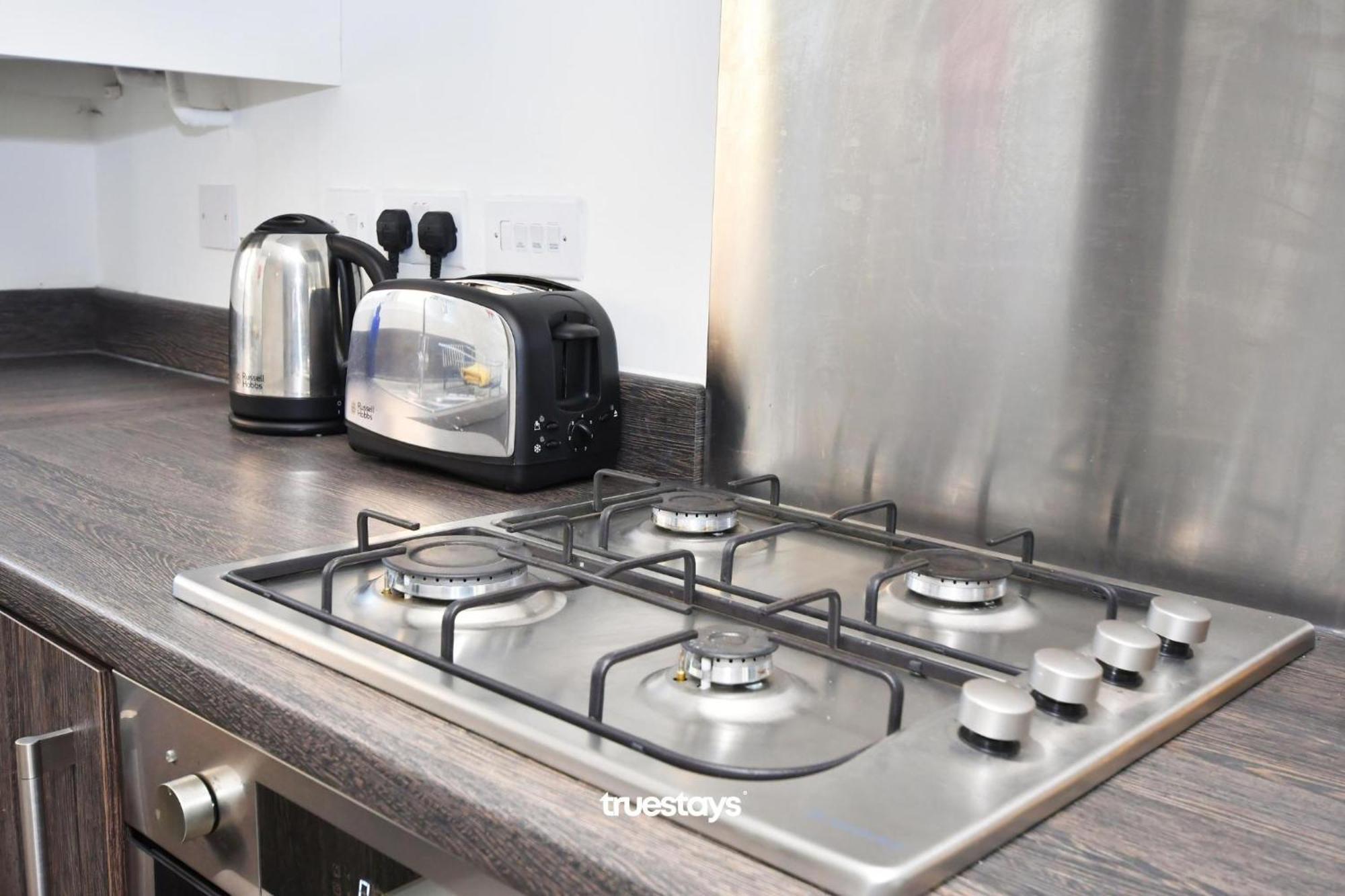 Regal House By True Stays - 3 Bedroom House In Stoke-On-Trent Kültér fotó