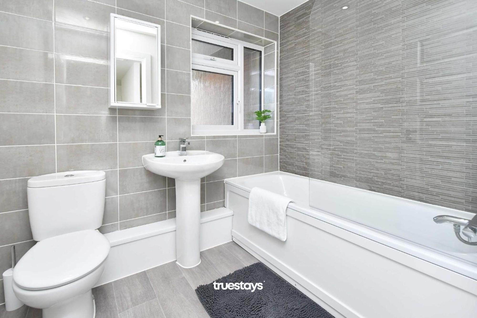 Regal House By True Stays - 3 Bedroom House In Stoke-On-Trent Kültér fotó