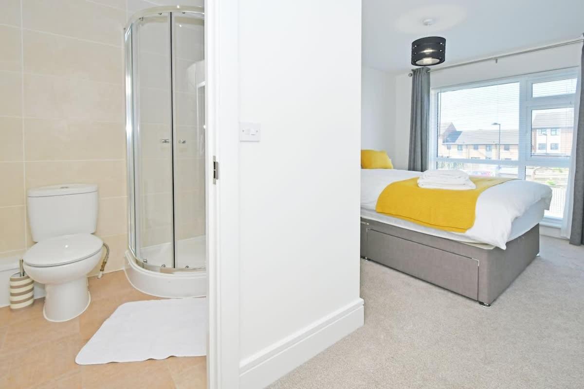 Regal House By True Stays - 3 Bedroom House In Stoke-On-Trent Kültér fotó