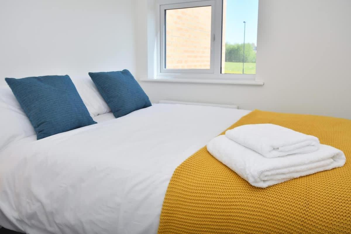Regal House By True Stays - 3 Bedroom House In Stoke-On-Trent Kültér fotó