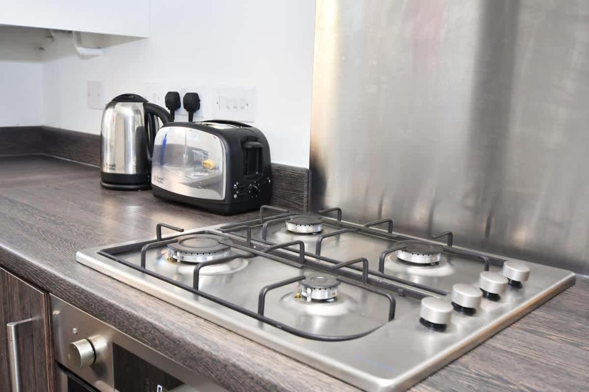 Regal House By True Stays - 3 Bedroom House In Stoke-On-Trent Kültér fotó