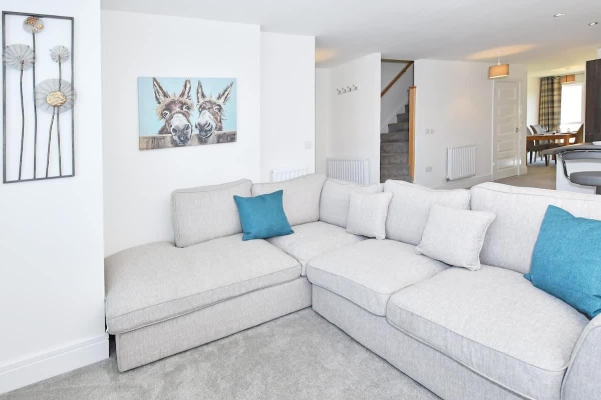 Regal House By True Stays - 3 Bedroom House In Stoke-On-Trent Kültér fotó