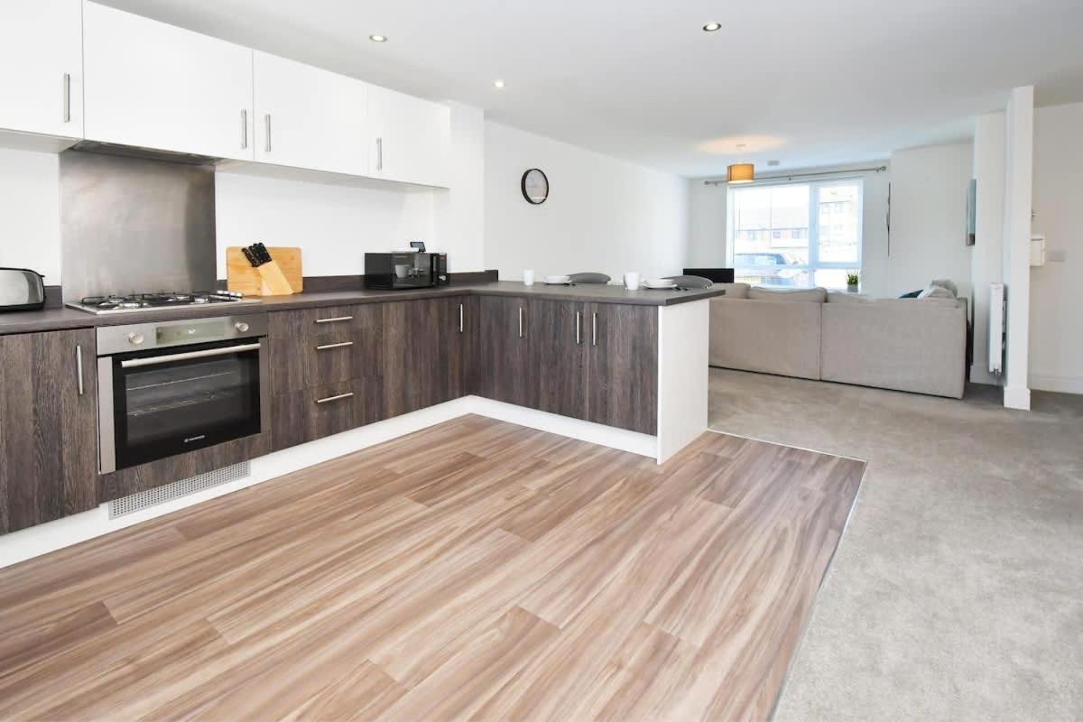 Regal House By True Stays - 3 Bedroom House In Stoke-On-Trent Kültér fotó
