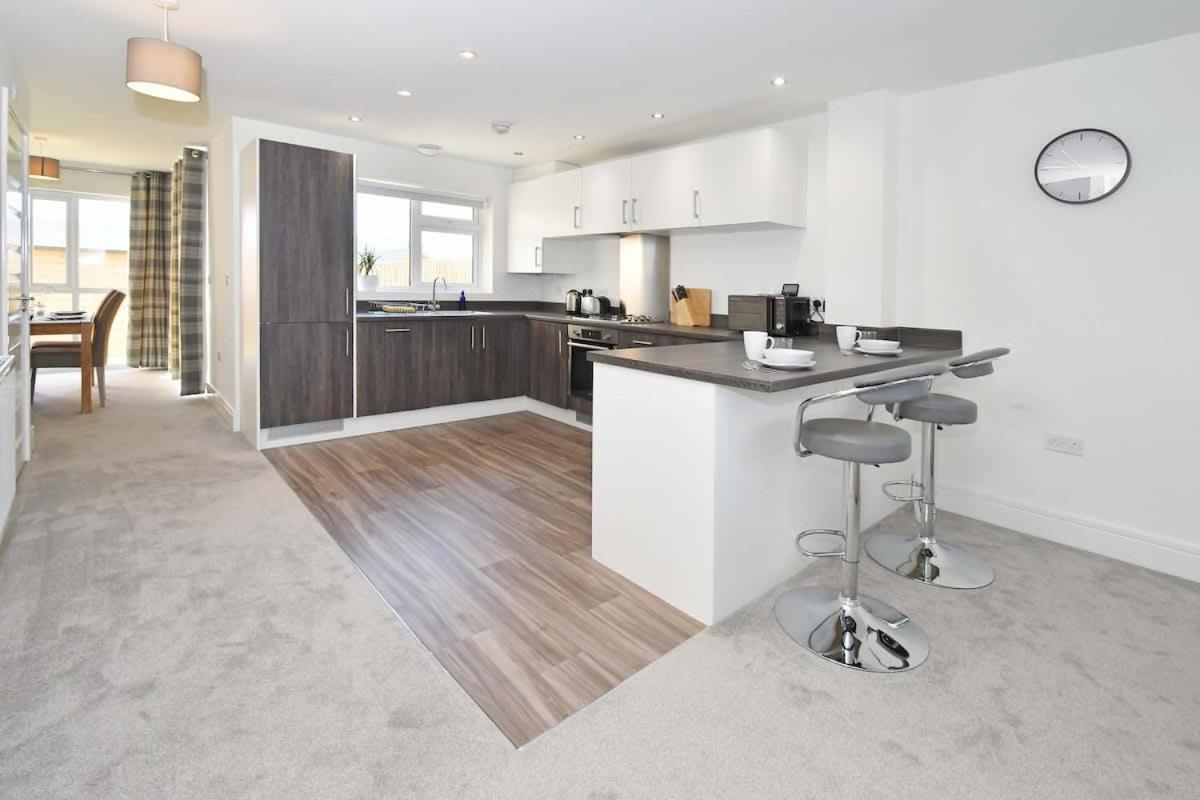 Regal House By True Stays - 3 Bedroom House In Stoke-On-Trent Kültér fotó