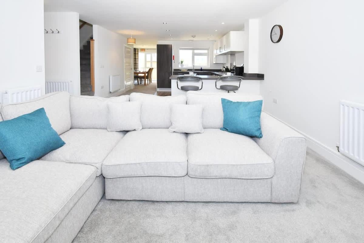 Regal House By True Stays - 3 Bedroom House In Stoke-On-Trent Kültér fotó